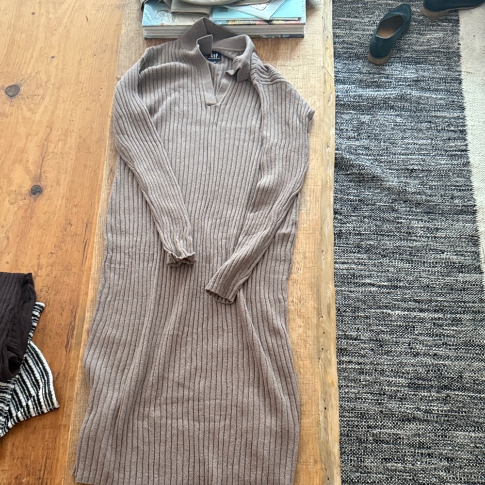 GAP Maternity Taupe Knit Sweater new (no tags)